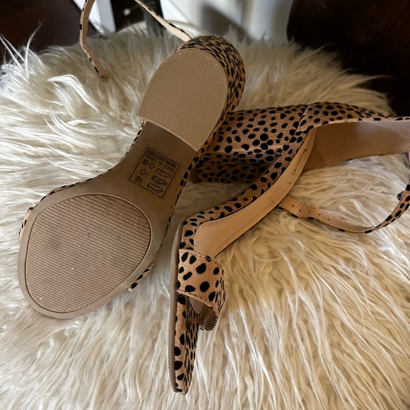 Cheetah Print spotted Heels. Size 8.5. - Picture 3 of 4